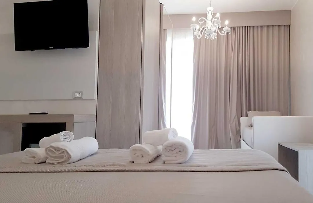 Hotel Aurora-1